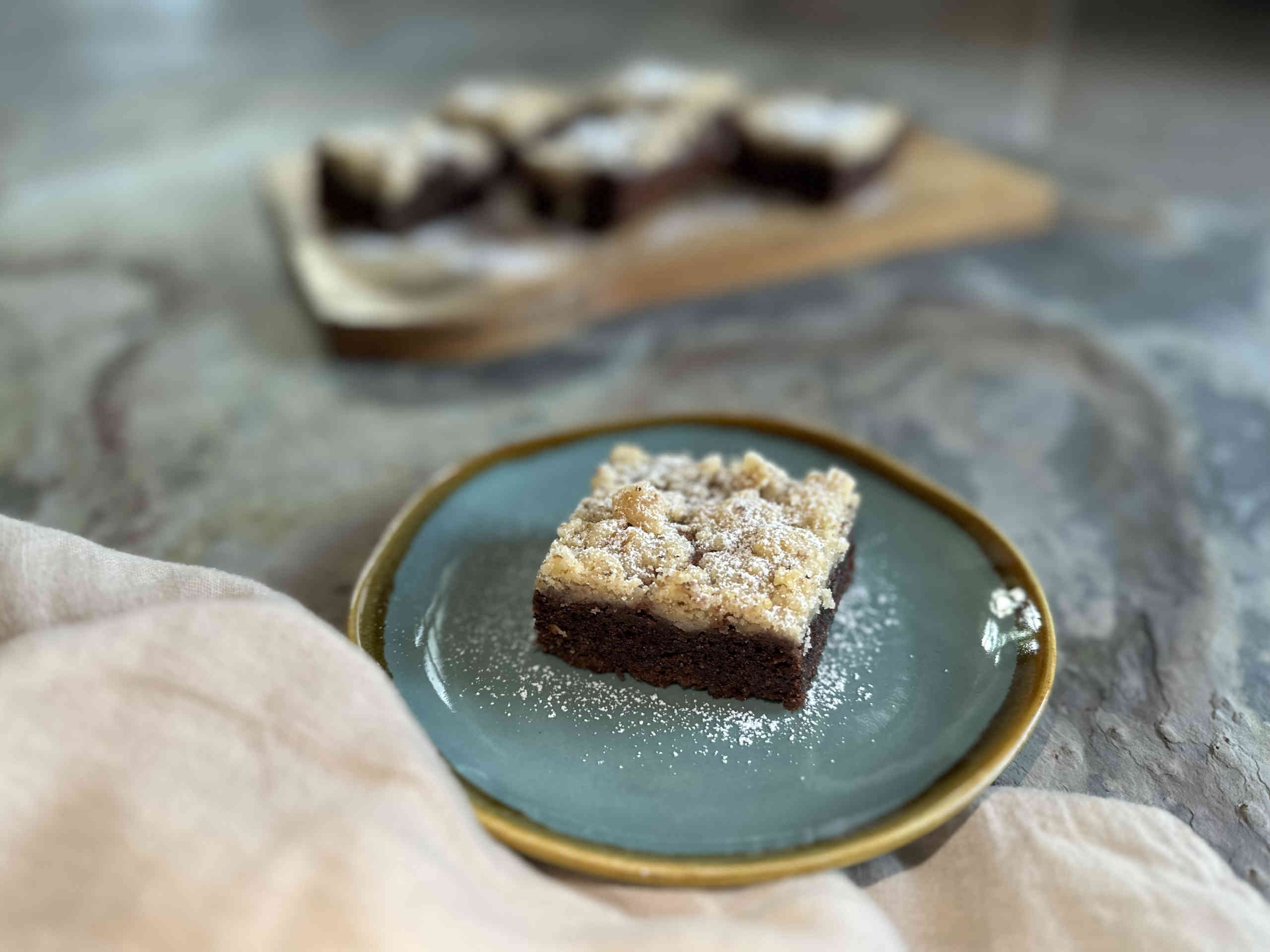Dunkler Streuselkuchen