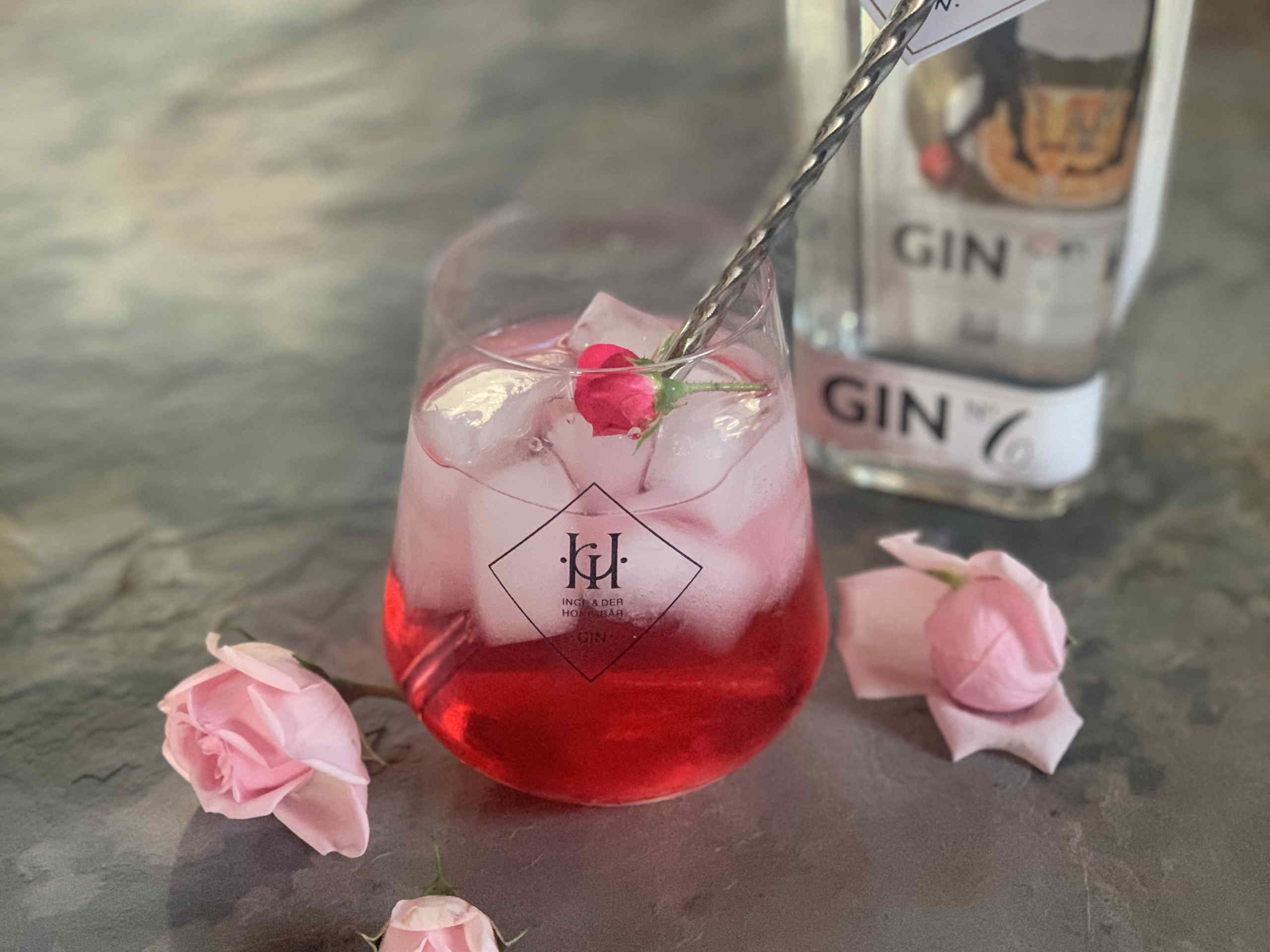 Rosenblüten-Gin