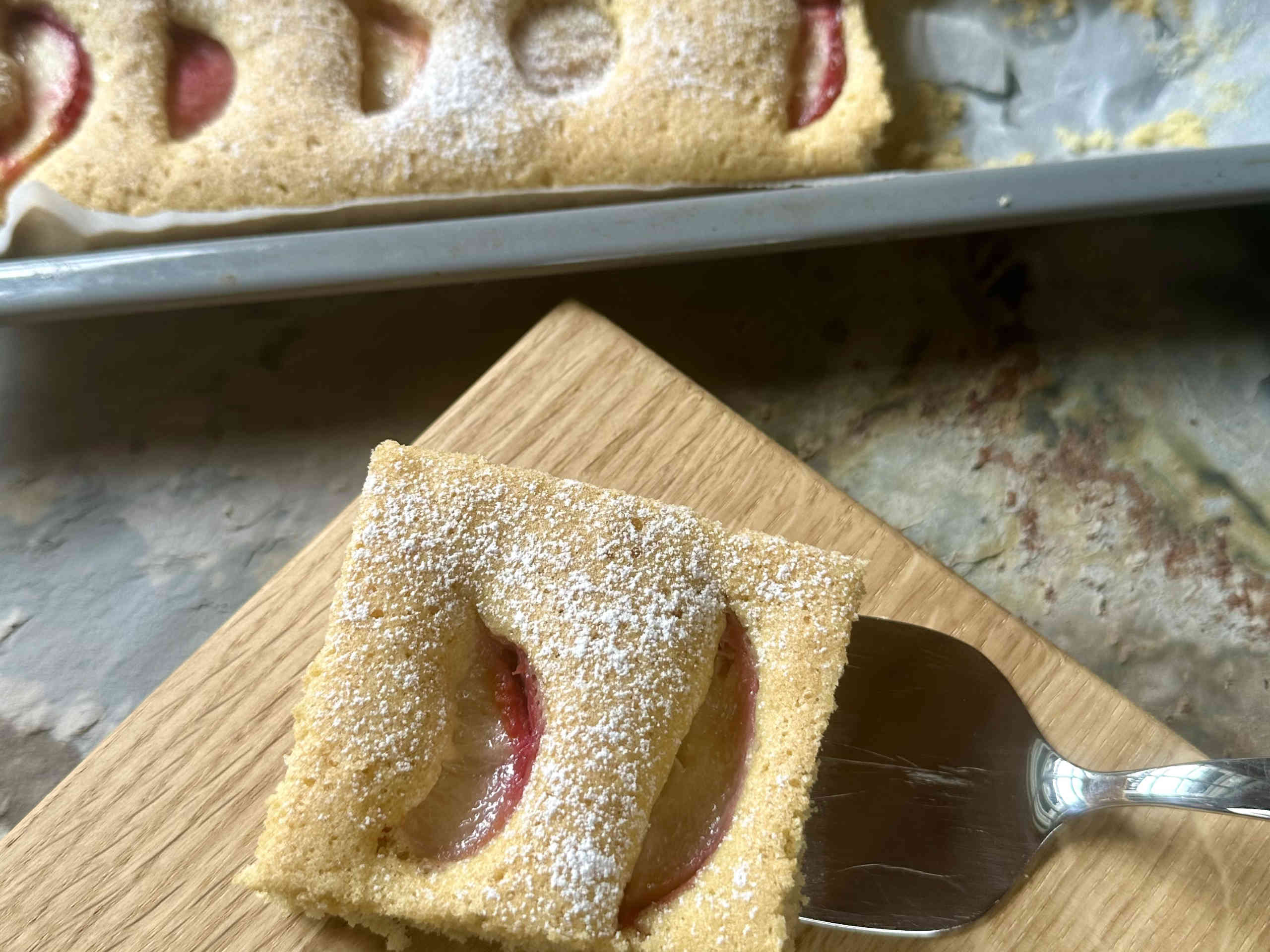 Saftiger Pfirsich-Blechkuchen – Bild 2