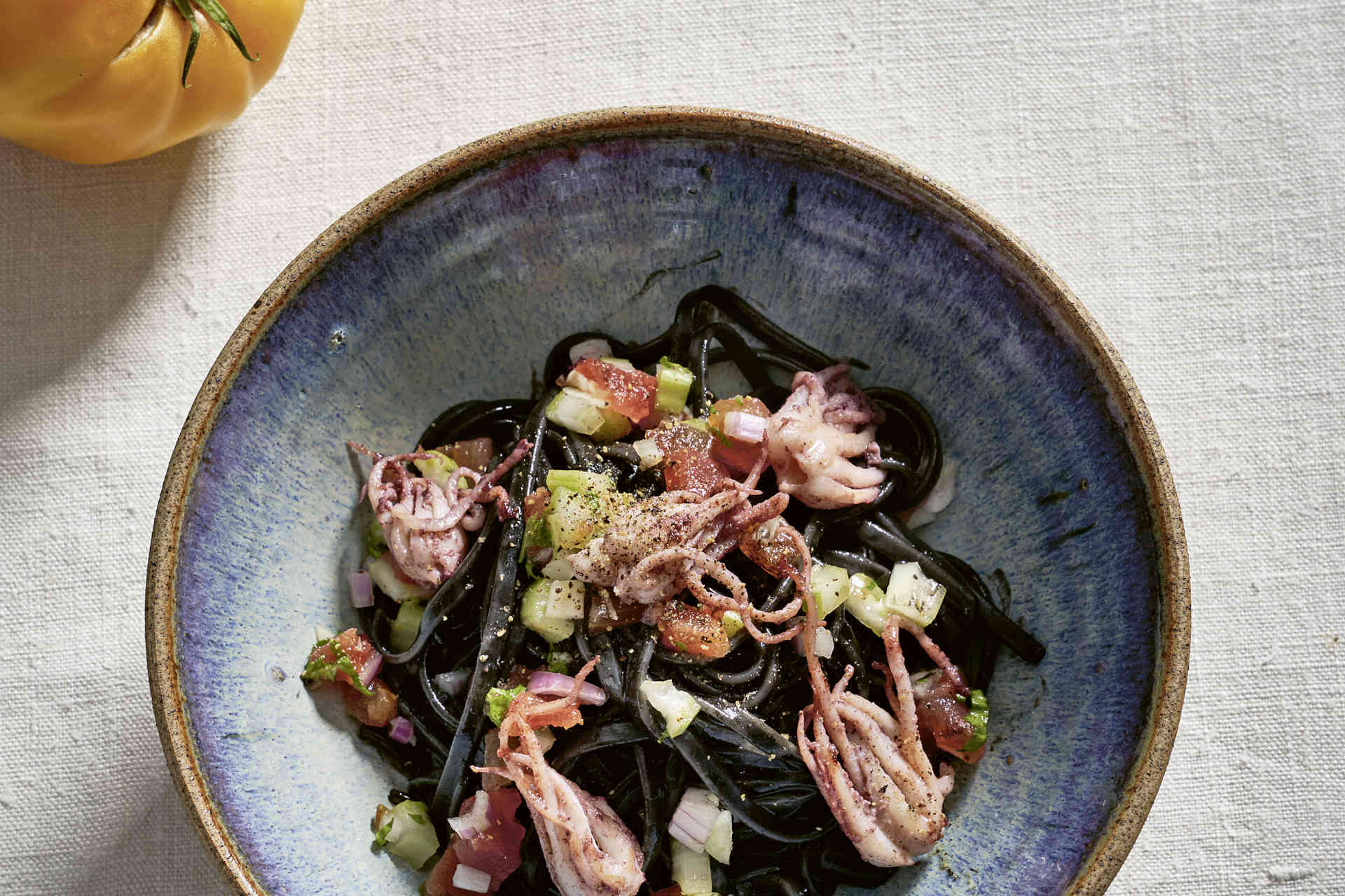 Pasta nera mit Calamari & Tomaten