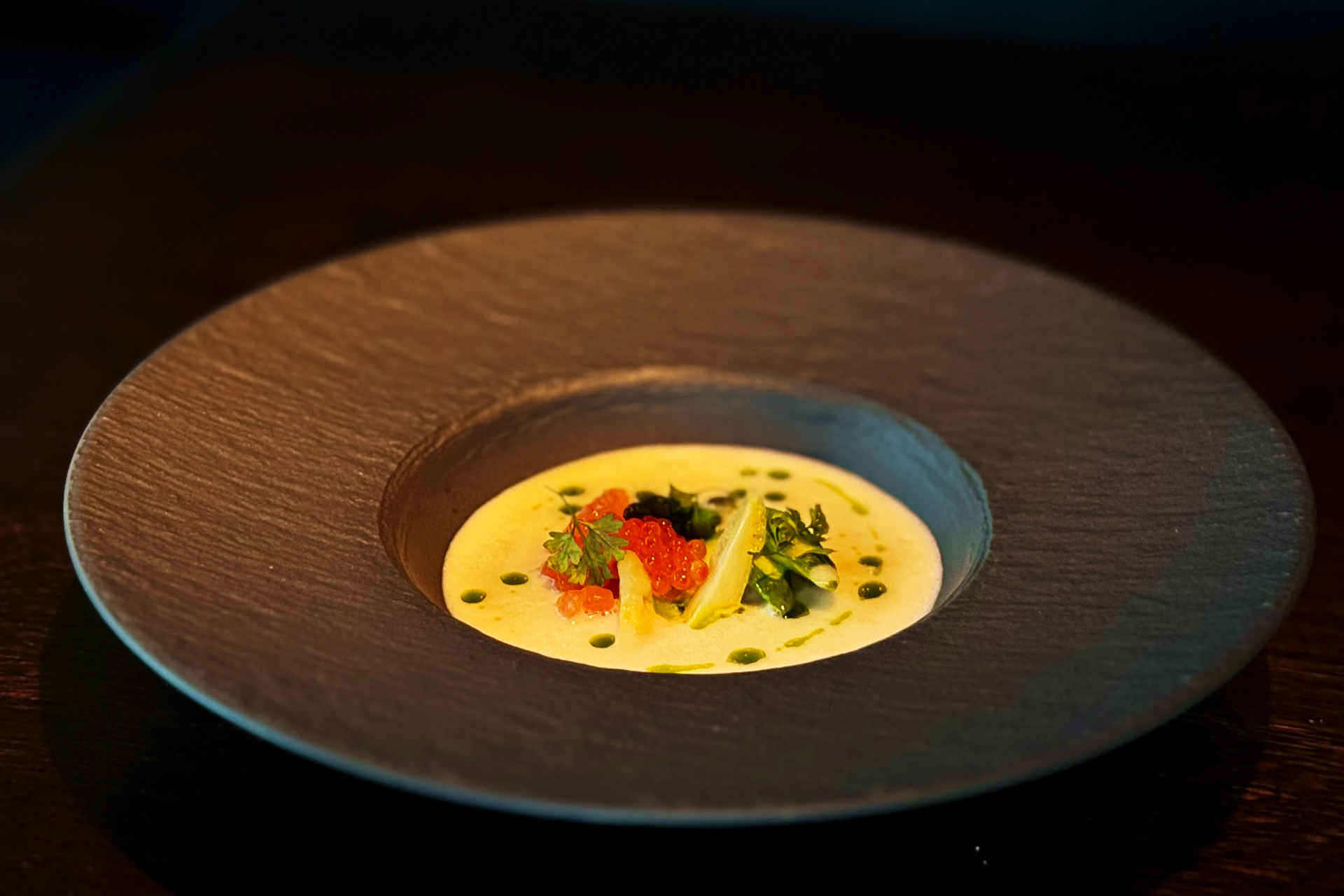 Feine Frühlingssuppe: Weiße Spargelsuppe mit Weißweinnote