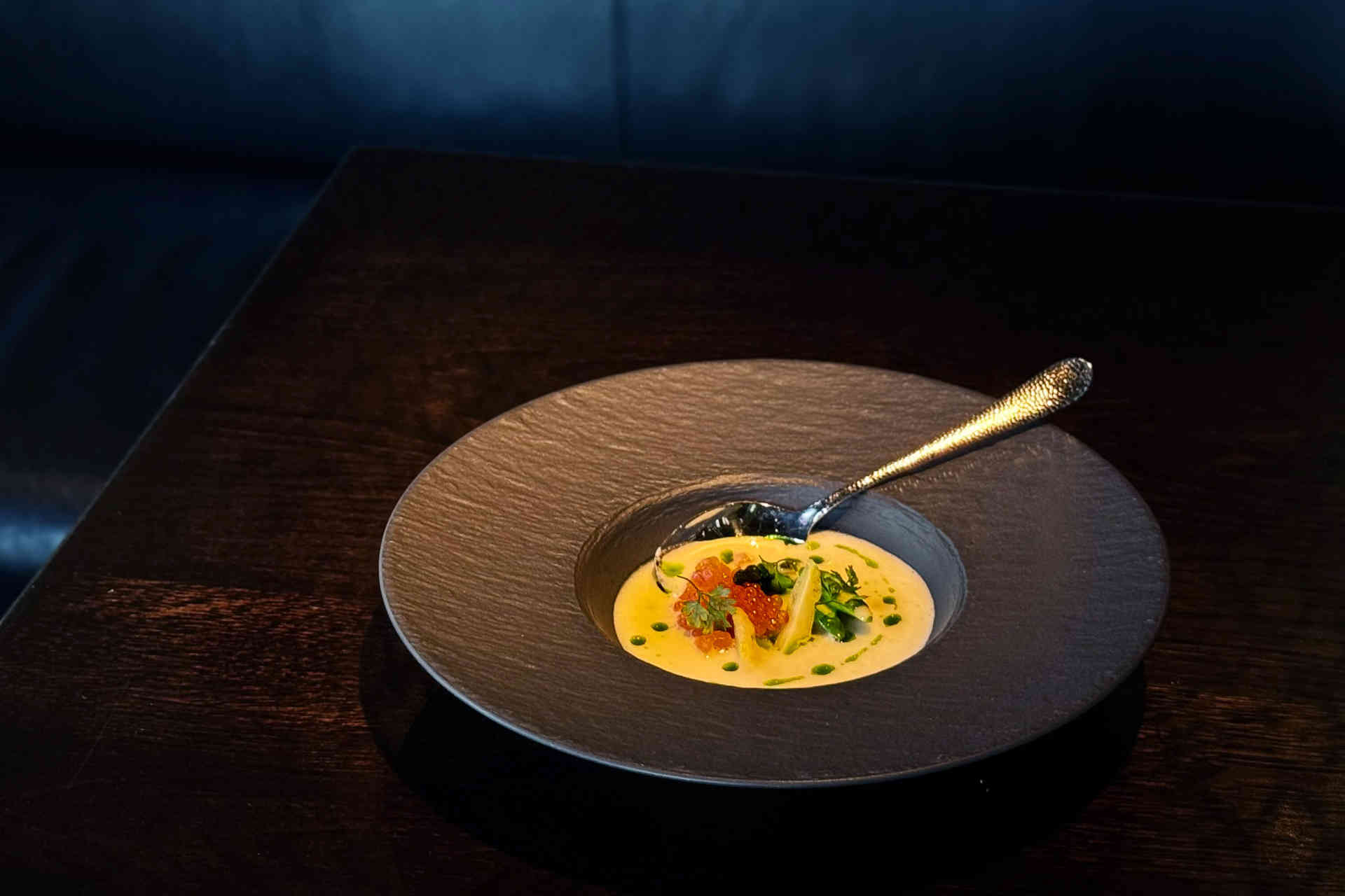 Feine Frühlingssuppe: Weiße Spargelsuppe mit Weißweinnote – Bild 1