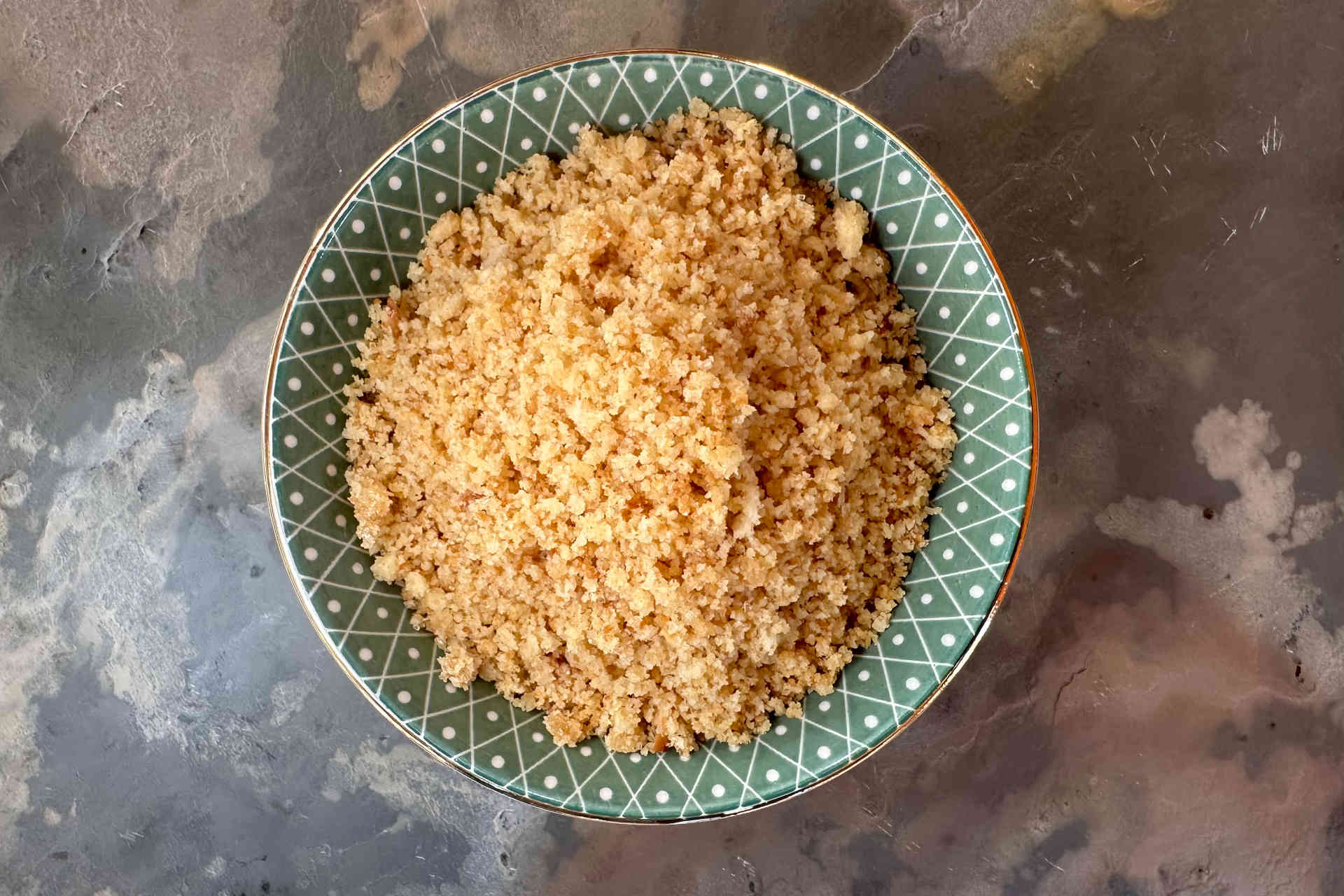 Sweet butter crumbs: The crunchy highlight for your desserts – image 1