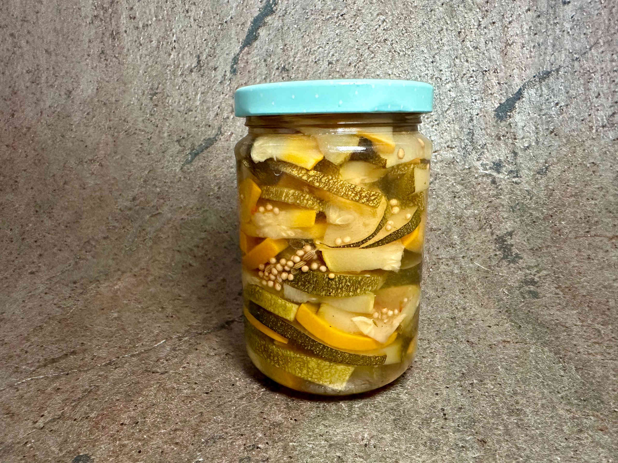Eingelegte Zucchini