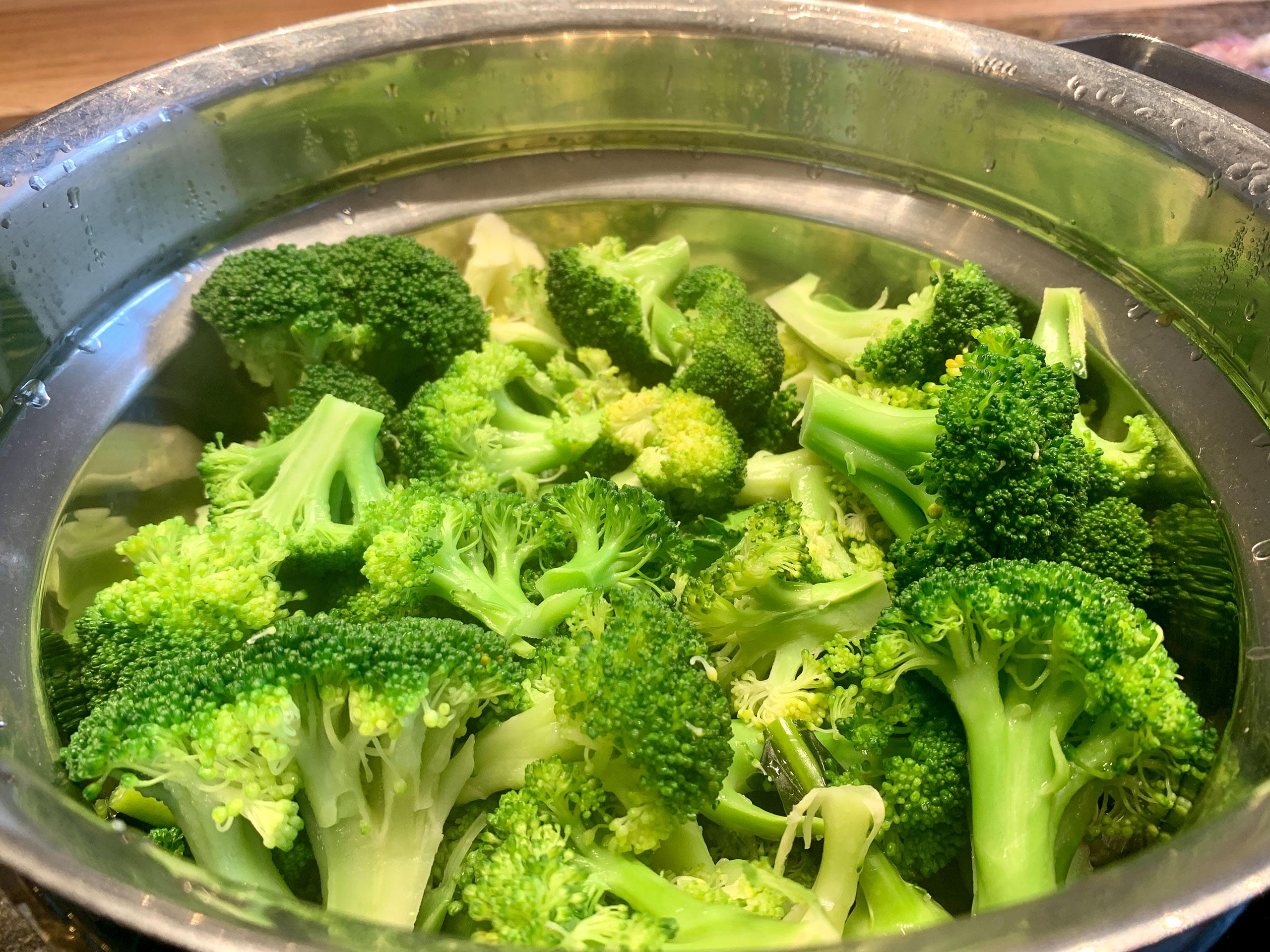 Broccoli and mozzarella patties – image 1