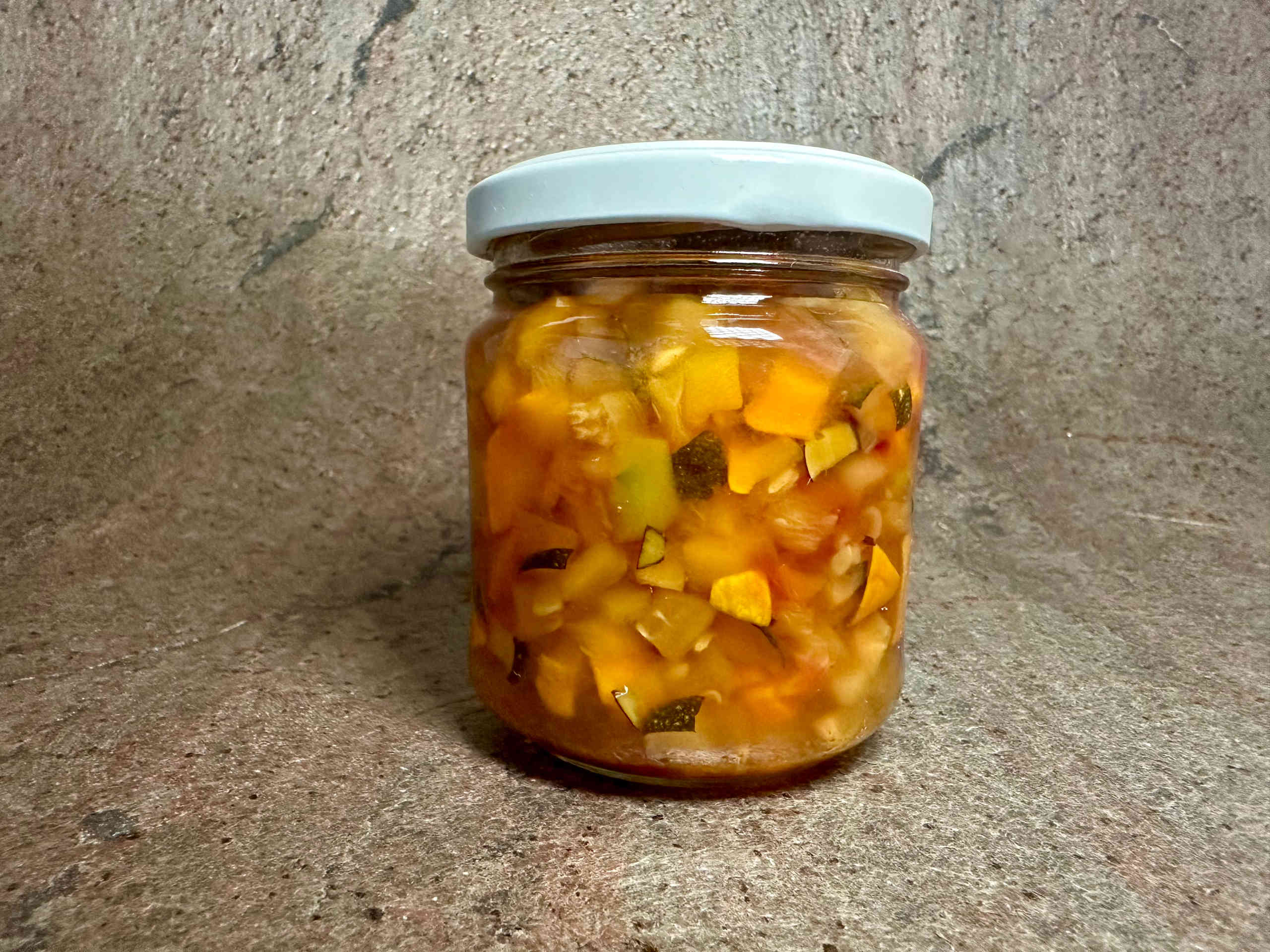 Zucchini-Chutney mit Curry