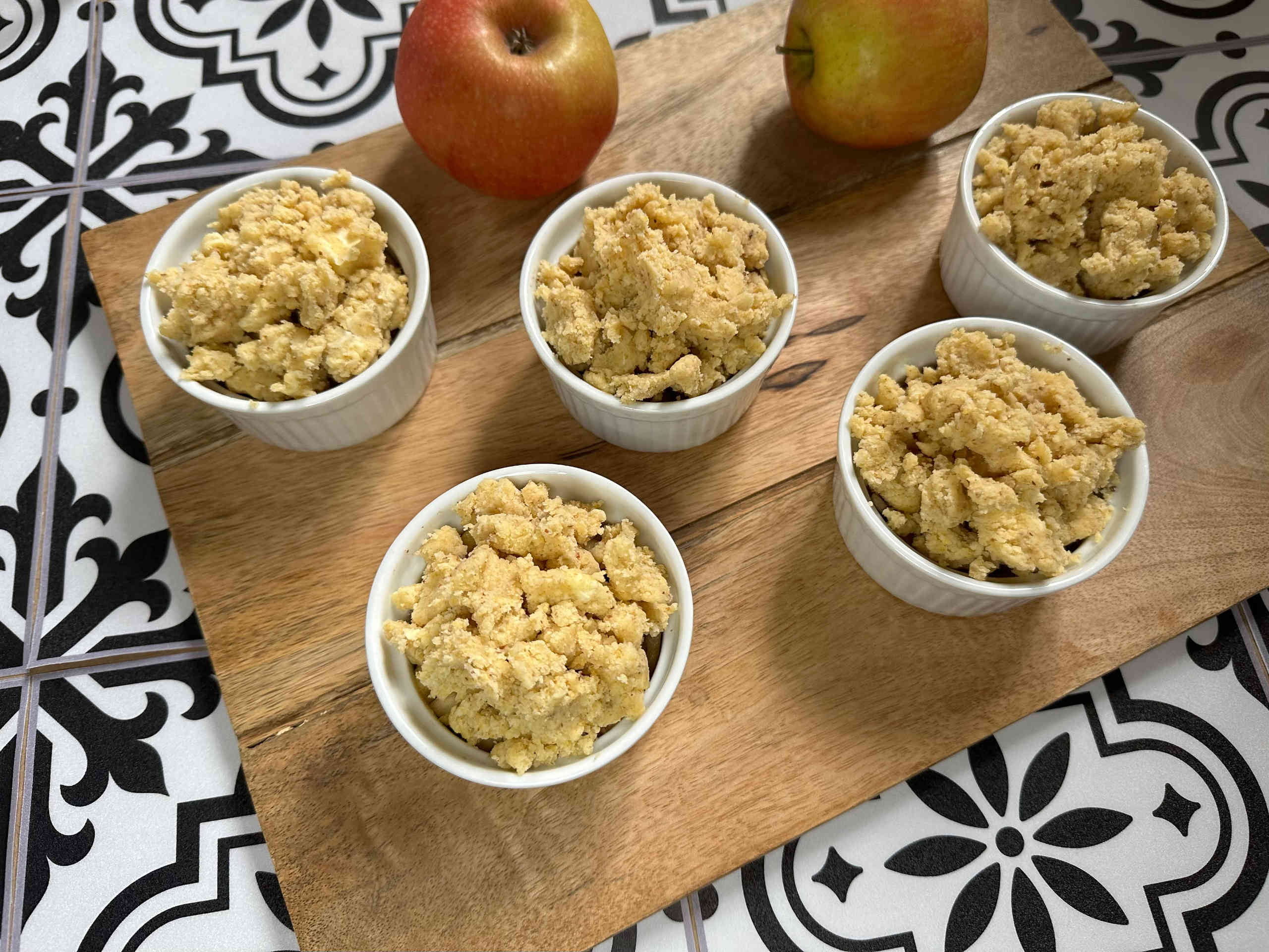 Apple Crumble – image 1