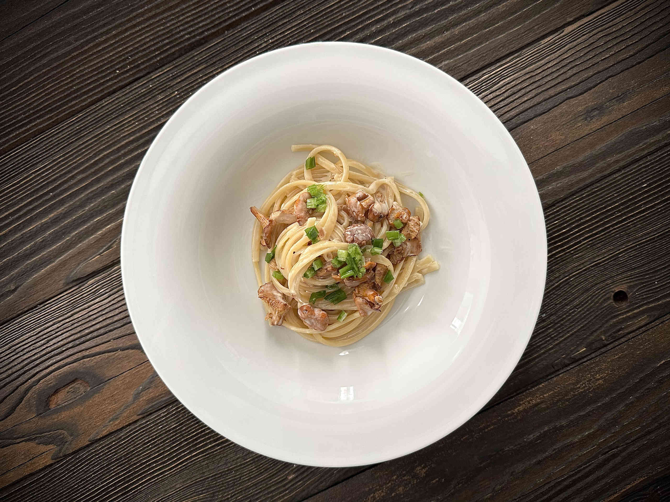 Pasta mit Eierschwammerl in Rahm-Obers-Sauce