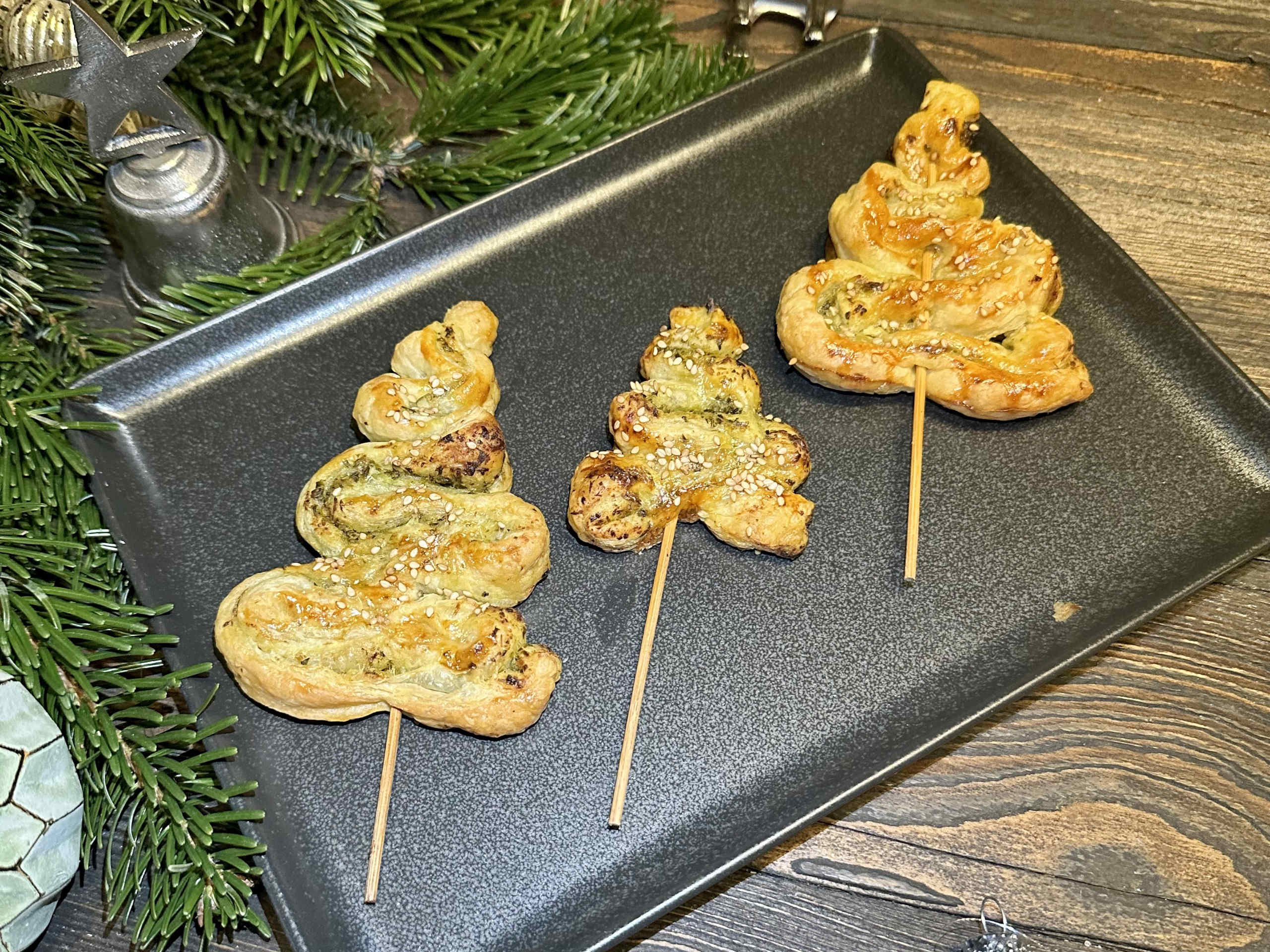Weihnachtsbaum am Stil mit Pesto