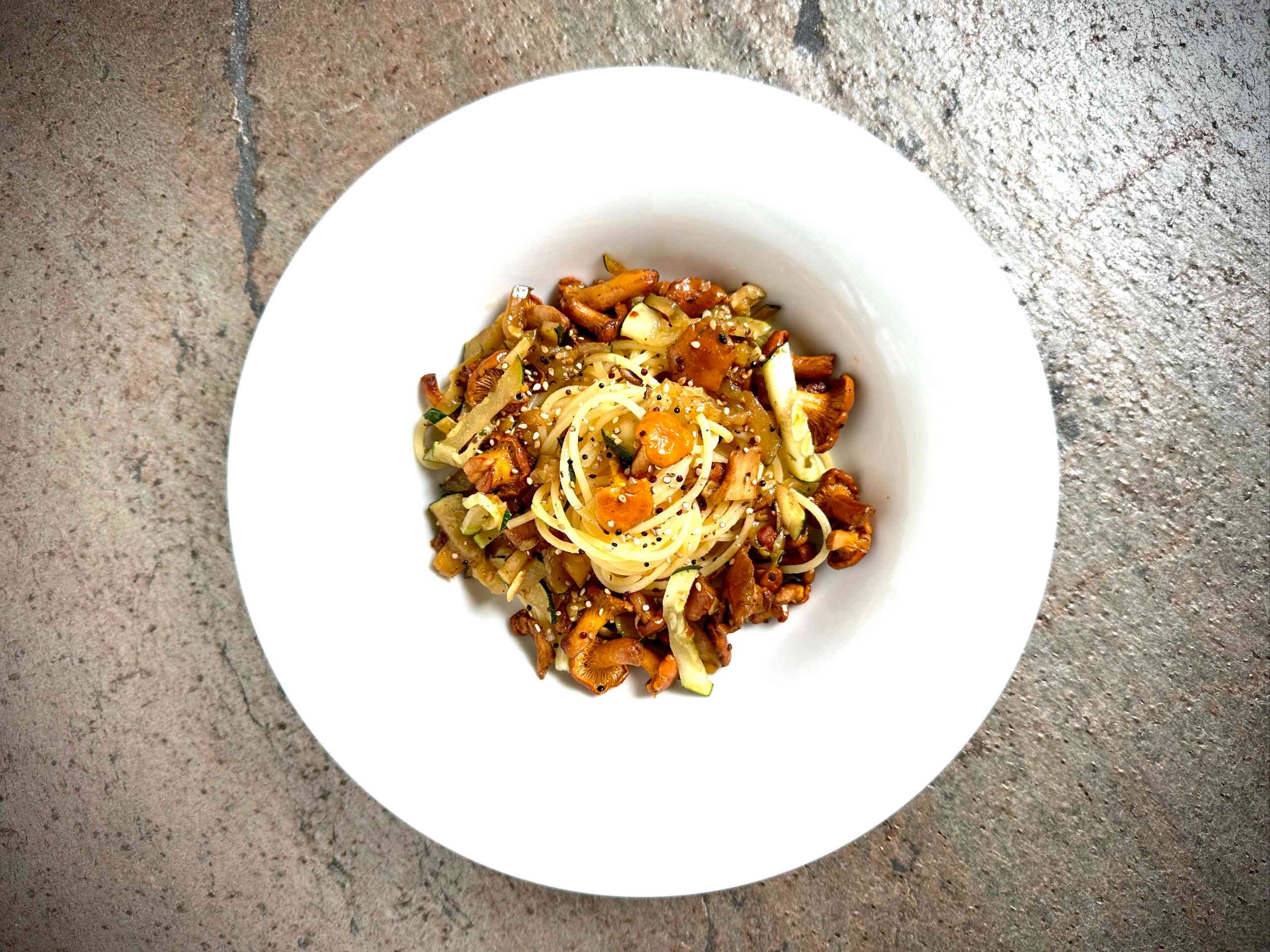 Spaghetti mit Eierschwammerl und Zucchini
